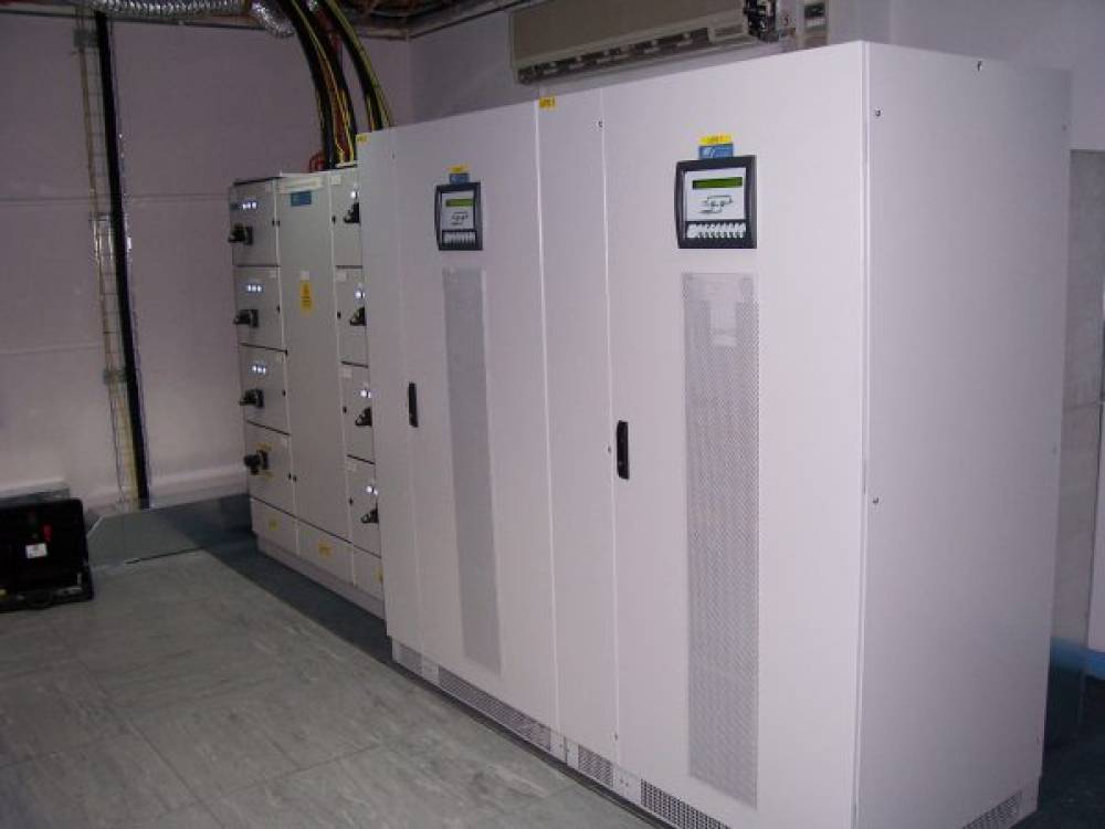 Hệ thống lưu điện UPS là gì, chúng có chức năng gì, cách sử dụng hệ lưu điện như thế nào?